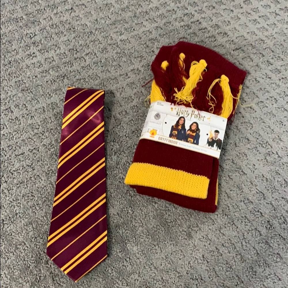 Harry Potter official Gryffindor scarf and tie